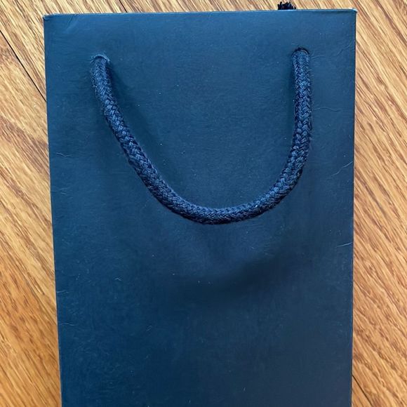 ⭐️Dom Perignon - Luxury empty bag! ⭐️ - Picture 3 of 11